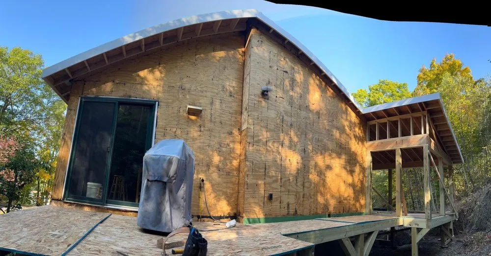 Slide of Reyes Custon Builder