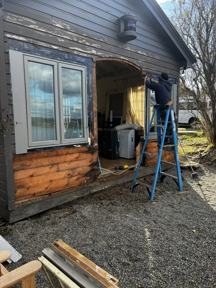 Slide of Reyes Custon Builder