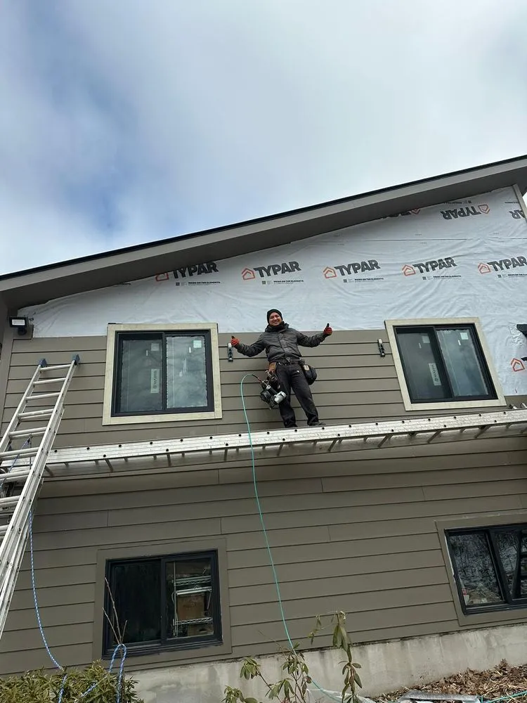 Slide of Reyes Custon Builder