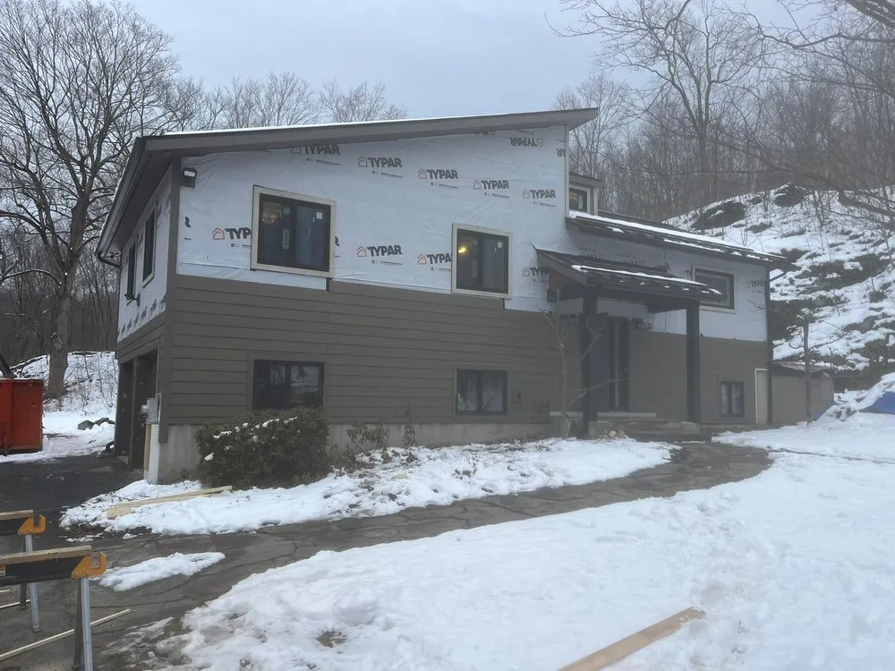 Slide of Reyes Custon Builder