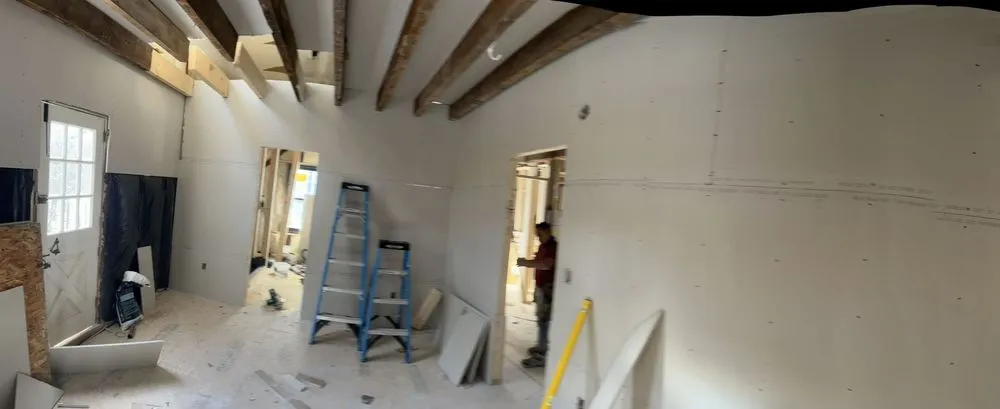 Slide of Reyes Custon Builder