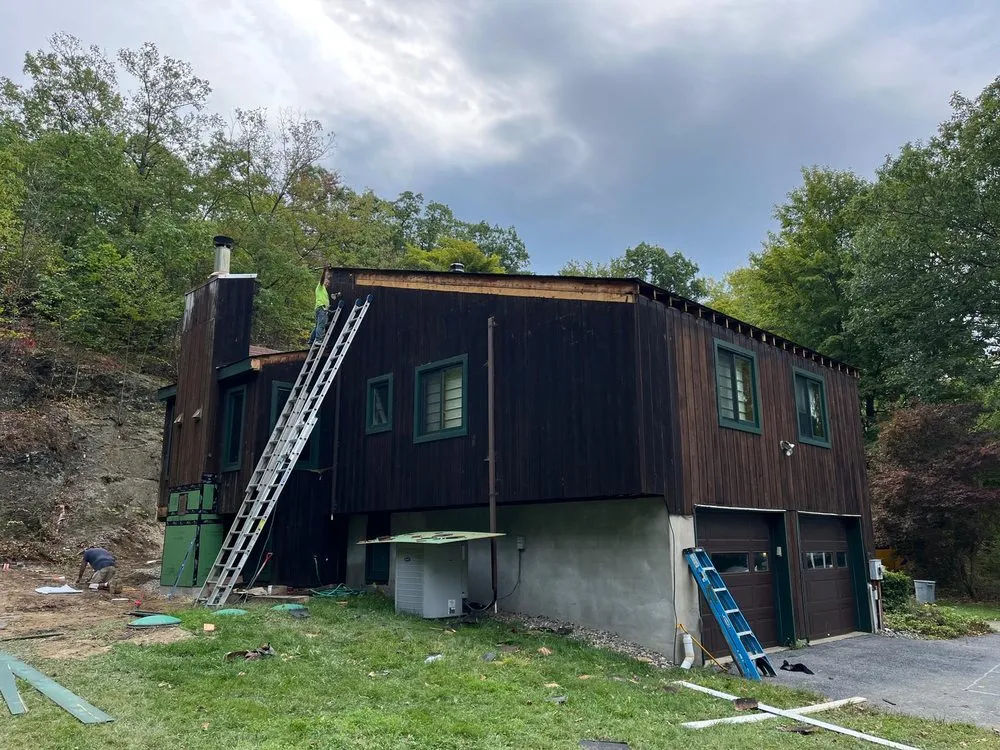 Slide of Reyes Custon Builder