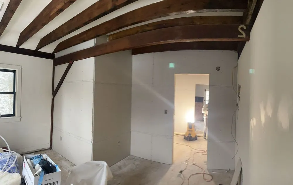 Slide of Reyes Custon Builder