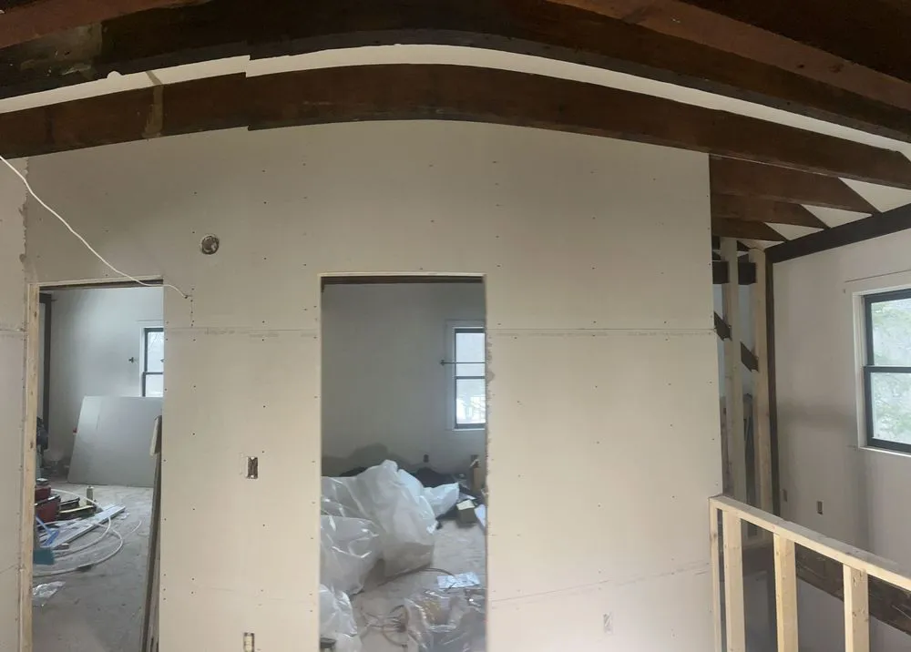 Slide of Reyes Custon Builder