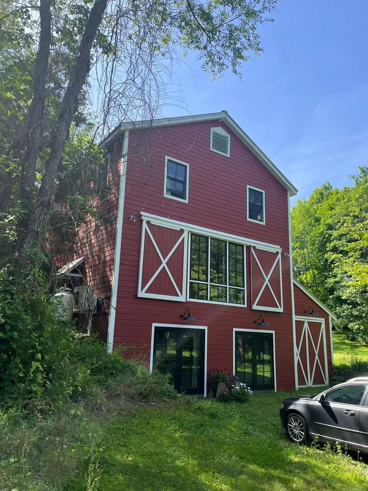 Slide of Reyes Custon Builder