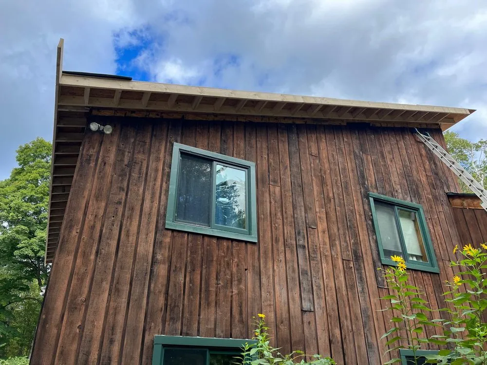 Slide of Reyes Custon Builder