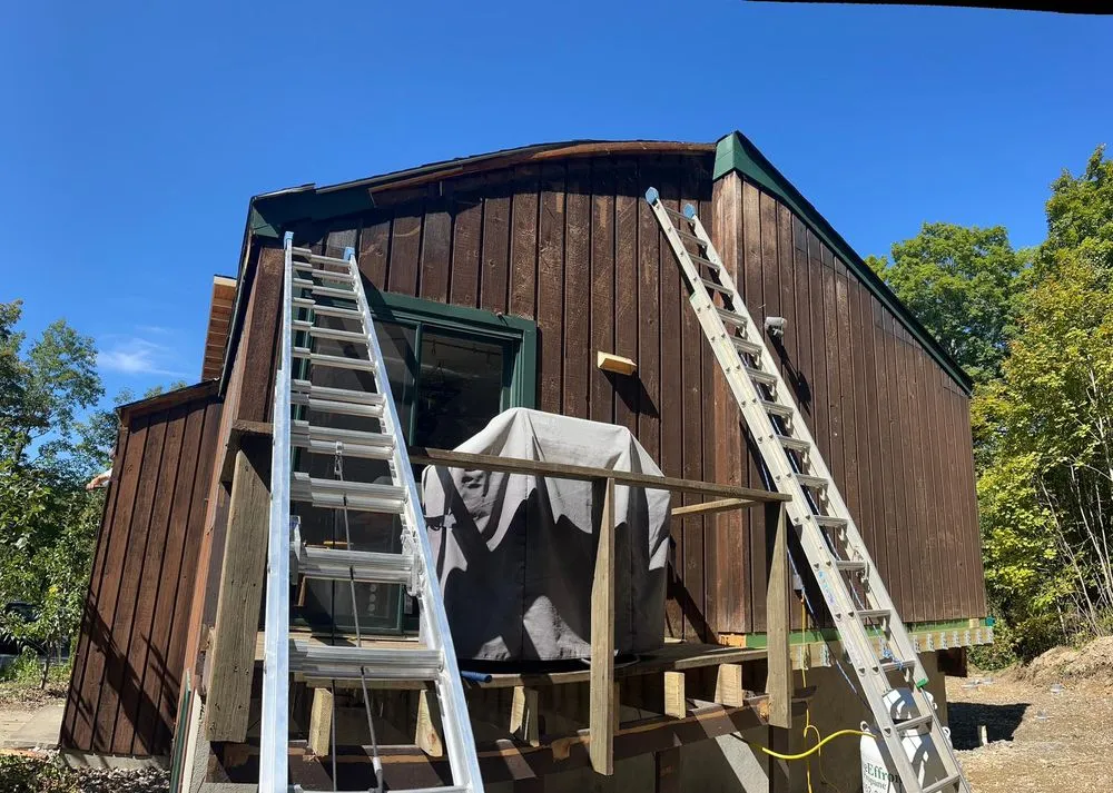 Slide of Reyes Custon Builder