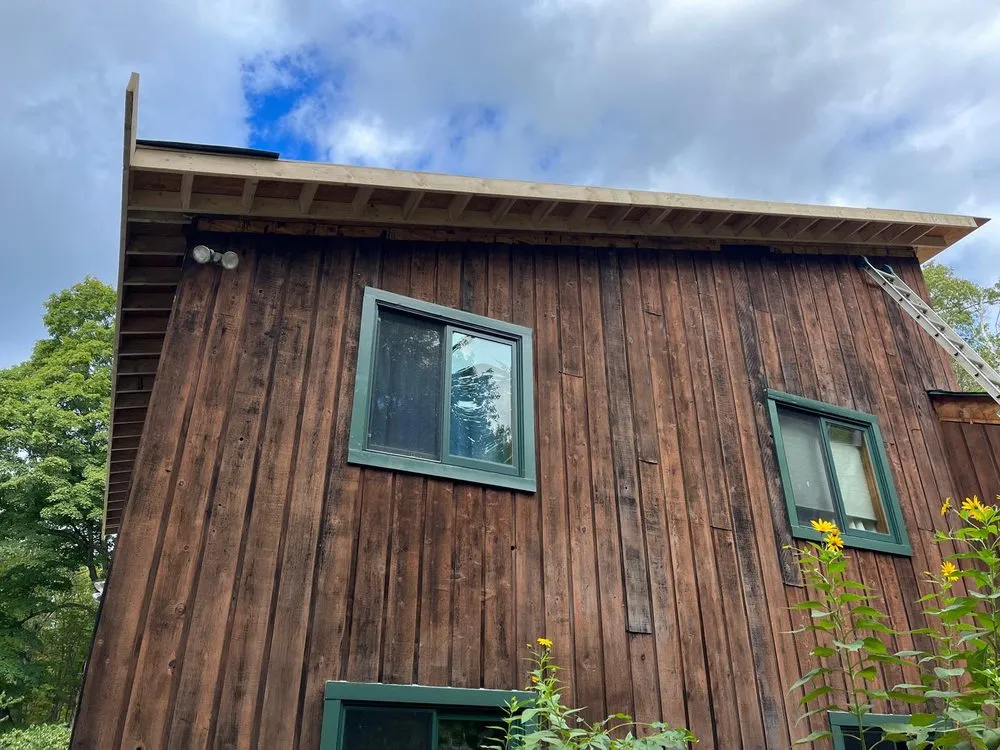 Slide of Reyes Custon Builder