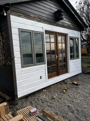 Reyes Custon Builder Logo