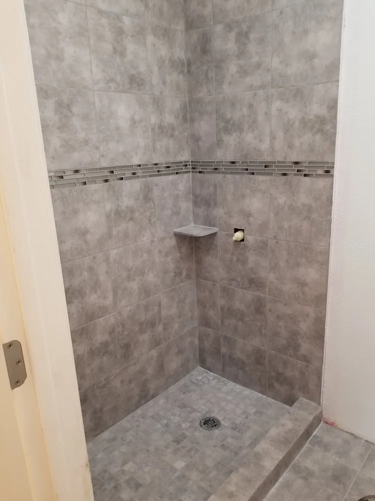 Slide of Reyes Handyman & General Construction