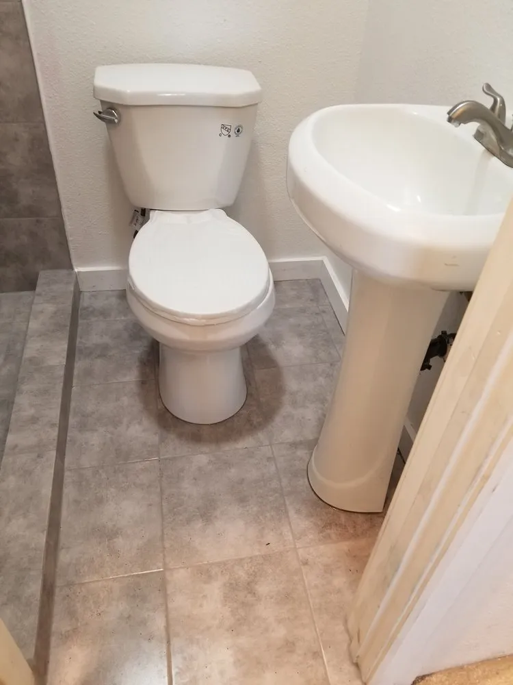 Slide of Reyes Handyman & General Construction