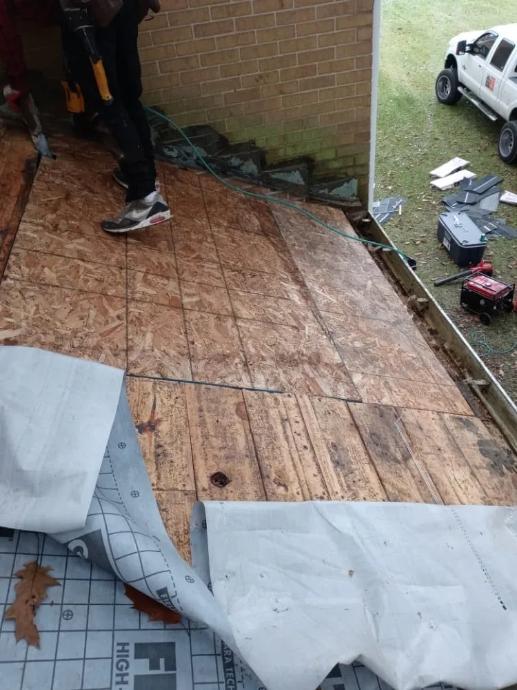 Slide of Reyes Roofing And More