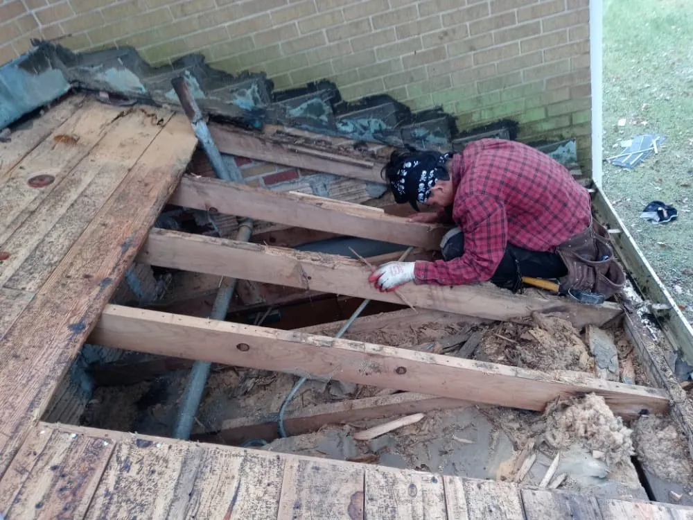 Slide of Reyes Roofing And More