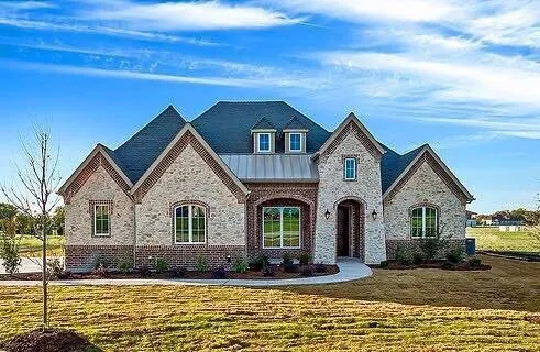 Slide of Reyes Roofing