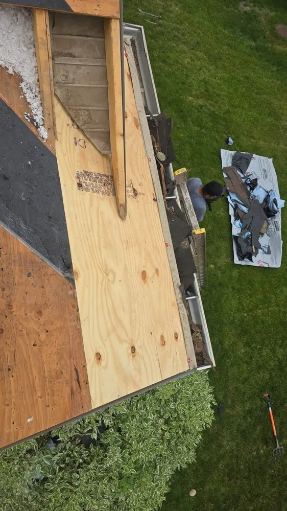 Slide of Reyes Roofing