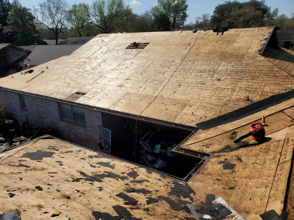 Slide of Reyna's Roofing Repair