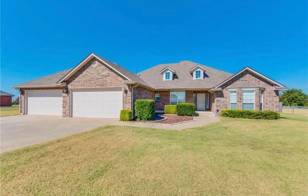 Slide of Reynolds Roofing and Construction