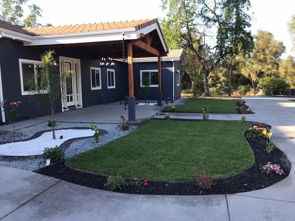 Slide of Reynoso Roofing and Fencing 