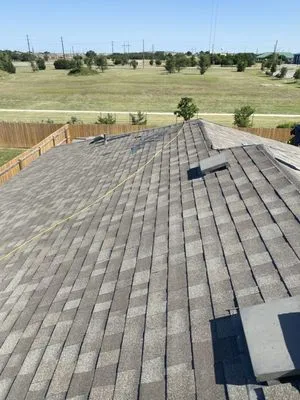 Rey's roofing and contractors Logo