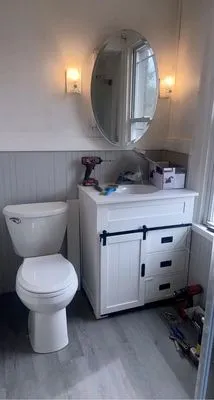 R&G Remodeling And Roofing Logo