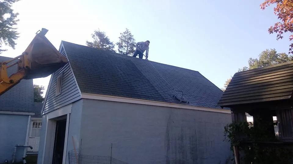 Slide of R&H Roof Shampooing