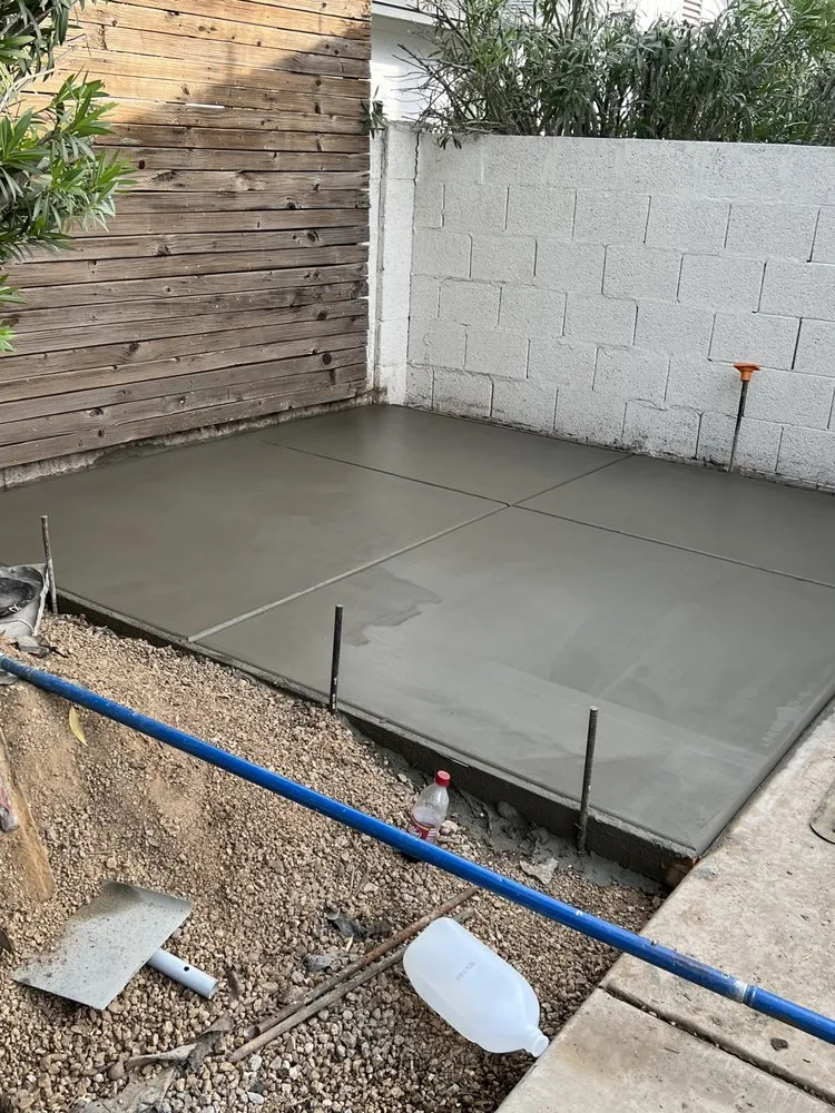 Slide of Rhino Construction & Remodeling