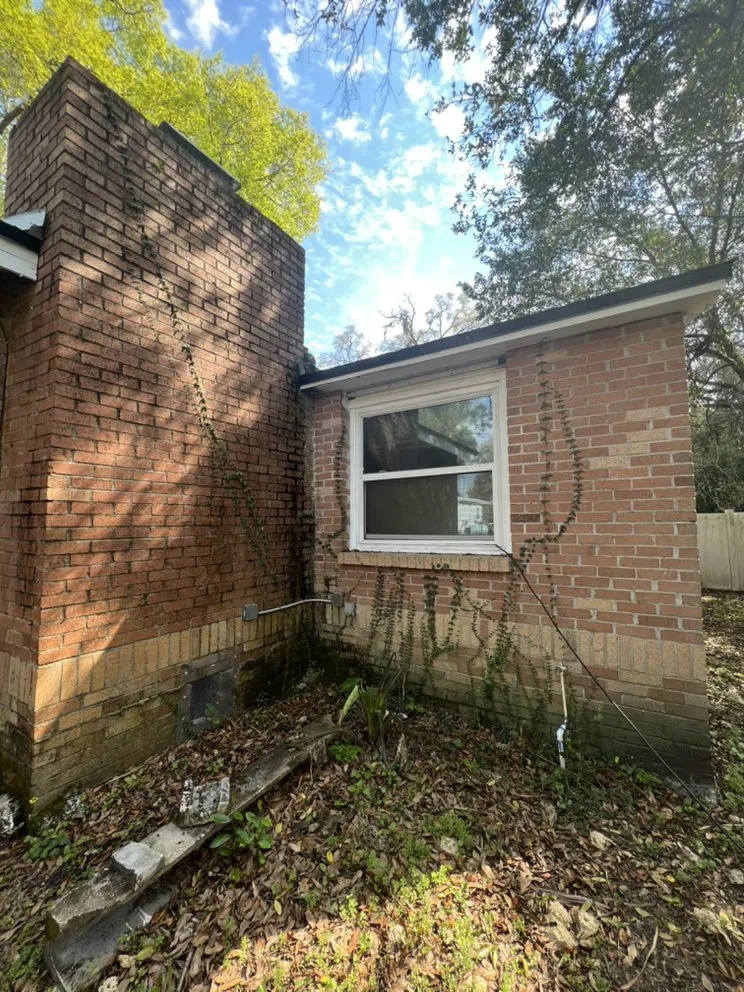 Slide of Rhino Exterior Power Washing