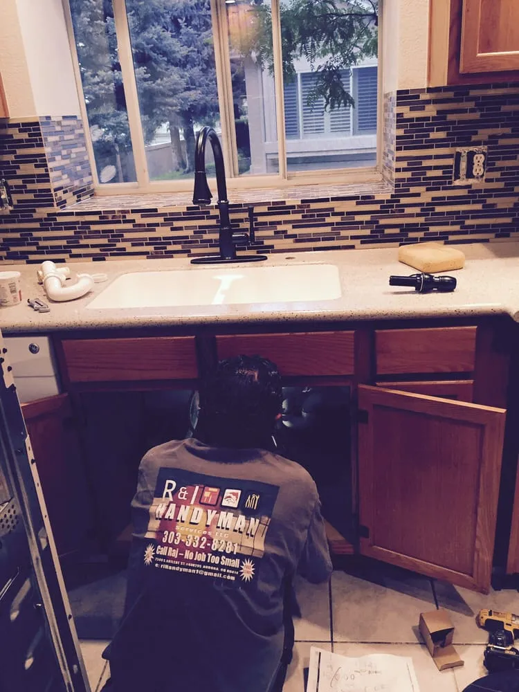 Slide of R&I Handyman Service