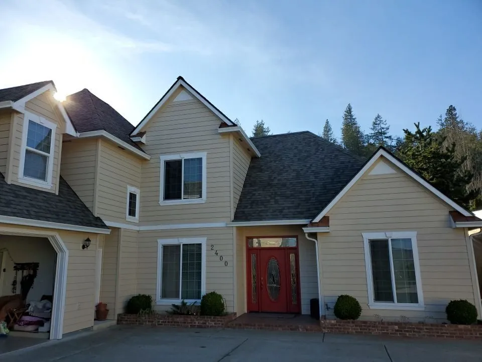 Slide of Rich Rayburn Roofing