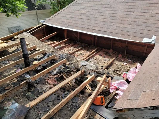 Richards Home Repair And Roofing Logo