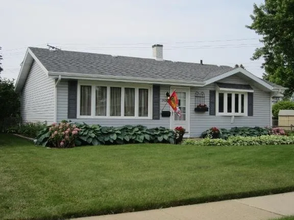 Slide of Rich's Roofing