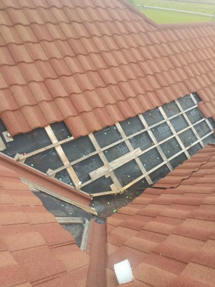 Slide of Ricketty roofing