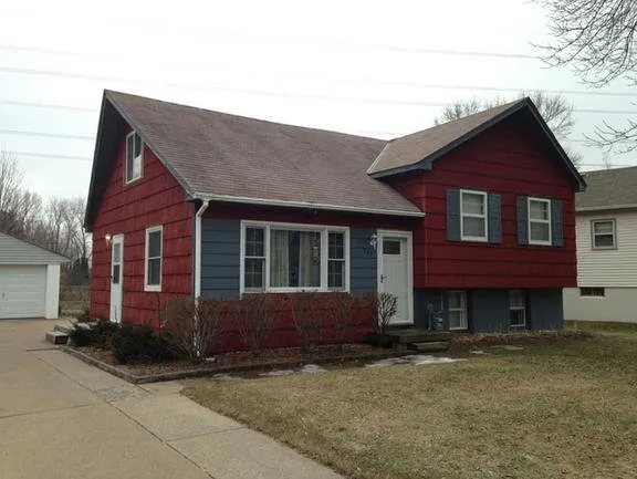 Slide of Rick's Roofing & Siding