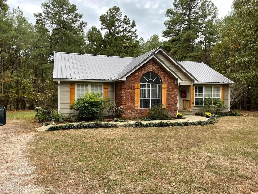 Professional residential roofing service for homes in Kelly, LA by Riders Construction