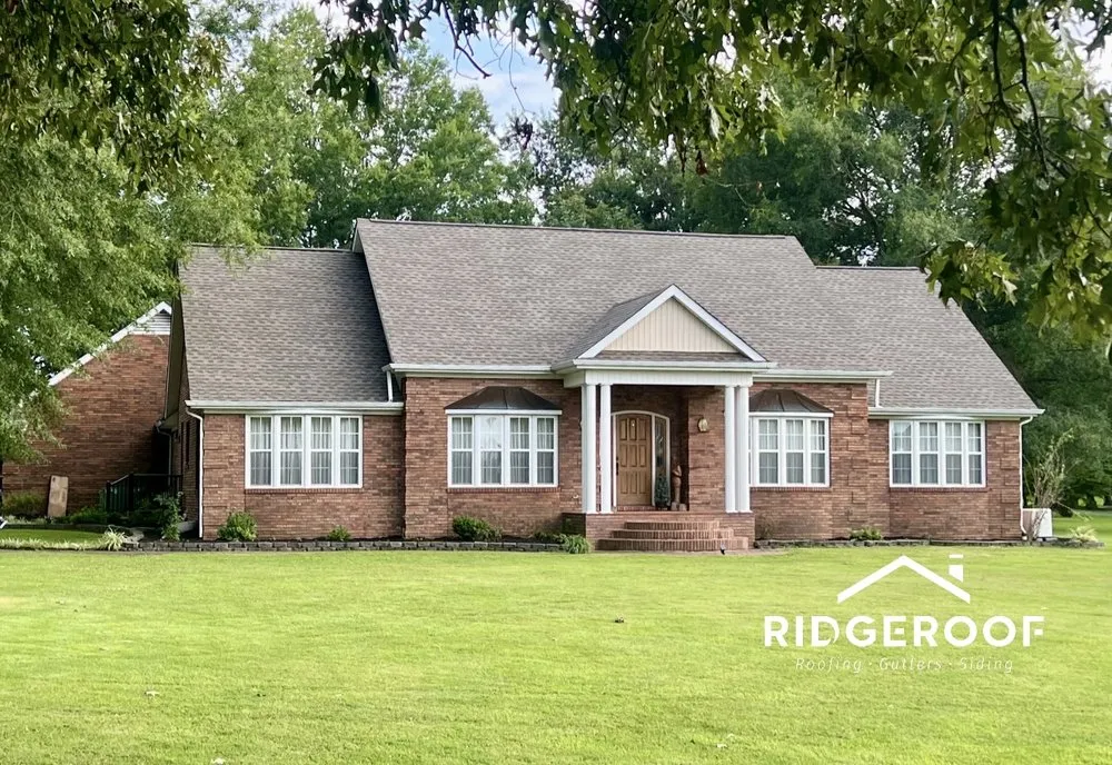 Expert shingle roofing service in Almo, KY - Ridgeroof