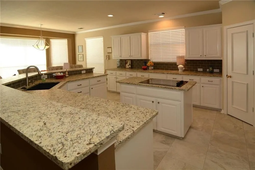 Slide of Right Choice Painting & Construction