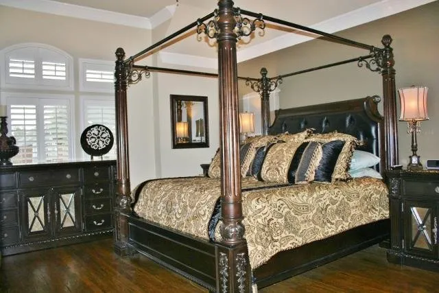 Slide of Right Choice Painting & Construction