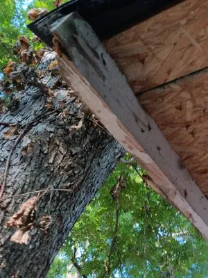 Right-Hand Roofing Logo