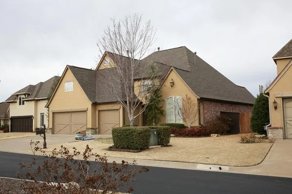 Right Now Roofing & Solar