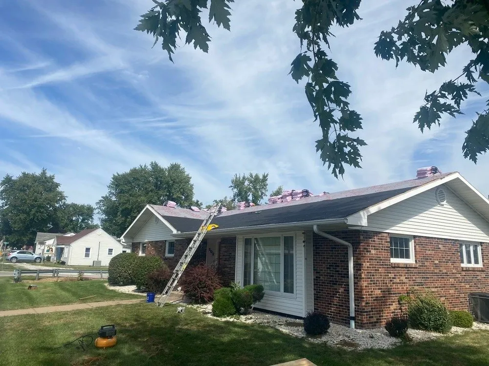 Licensed residential roofing service experts serving New London, MO - Right Rate Roofing