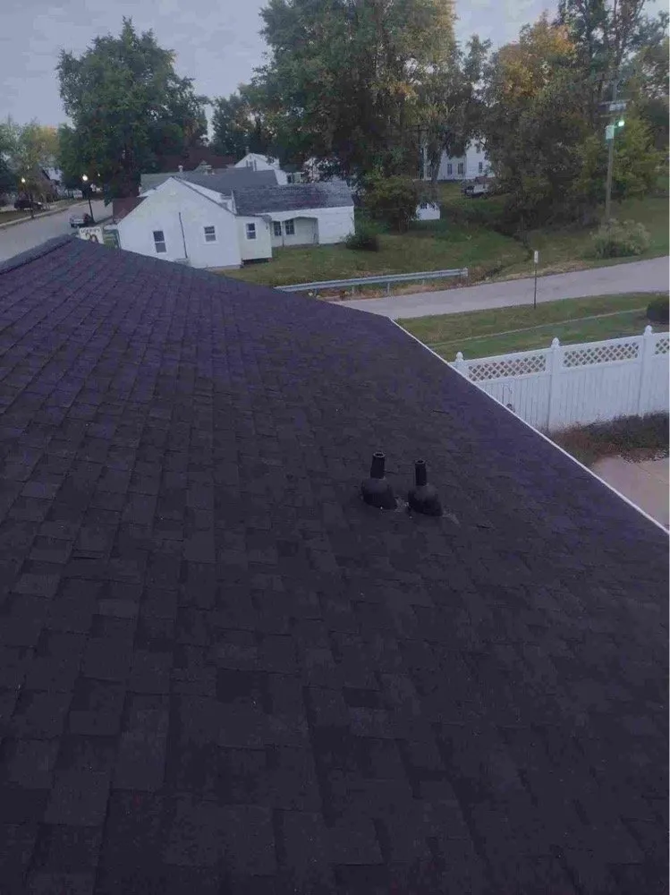 Reliable residential roofing service experts serving New London, MO - Right Rate Roofing