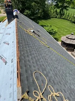 Right Renovate Roofing & Chimney Logo