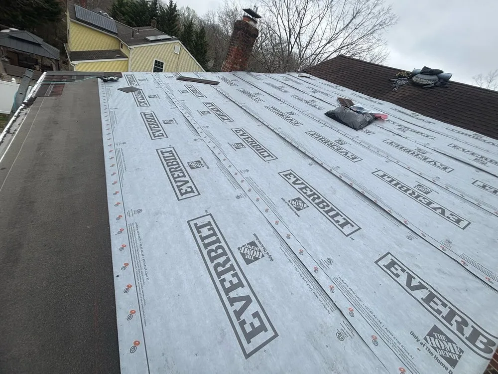 Professional roof leak repair in Woodbridge Township, NJ - Right Service 08 Roof Repair and Replacement