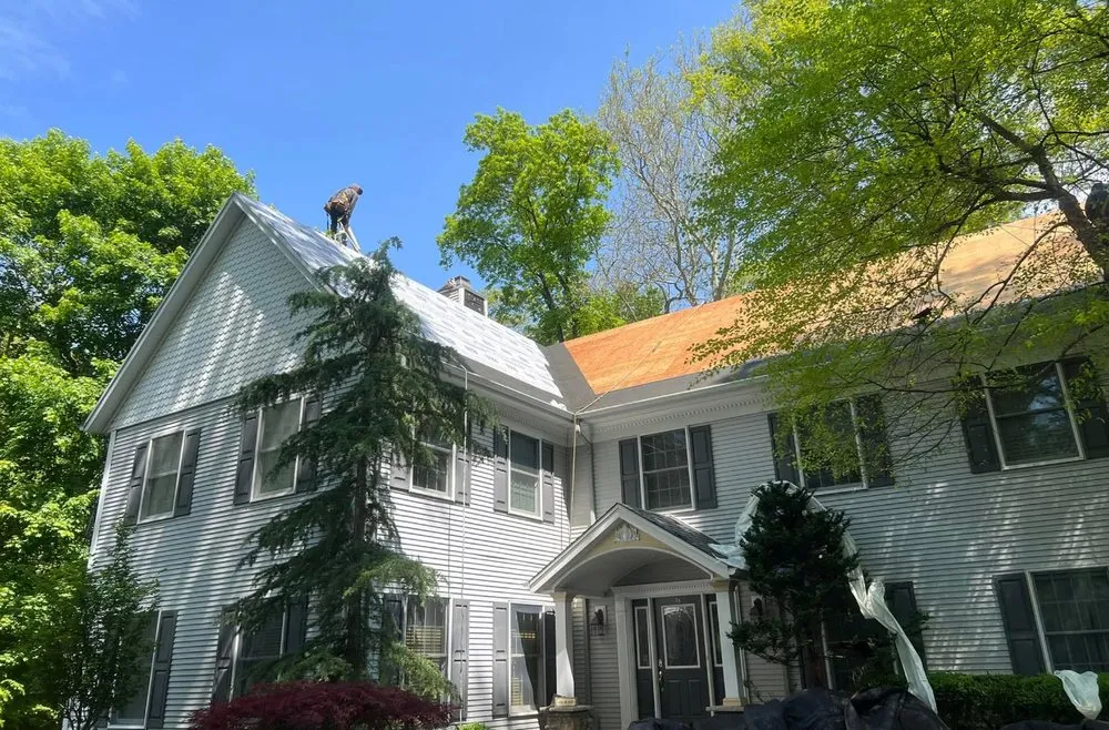 Emergency metal roofing installation for homes in Woodbridge Township, NJ by Right Service 08 Roof Repair and Replacement