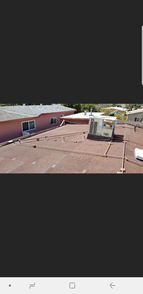 Emergency residential roofing service experts serving Reseda, CA - Right Way Roofing