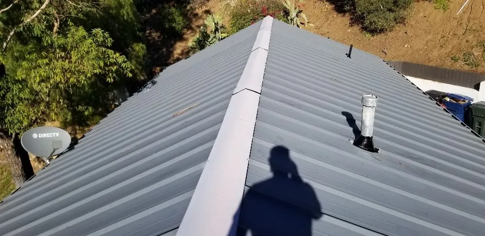 Top-rated shingle roofing service in Reseda, CA by Right Way Roofing