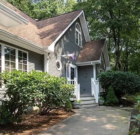 Slide of Rinaldi Roofing