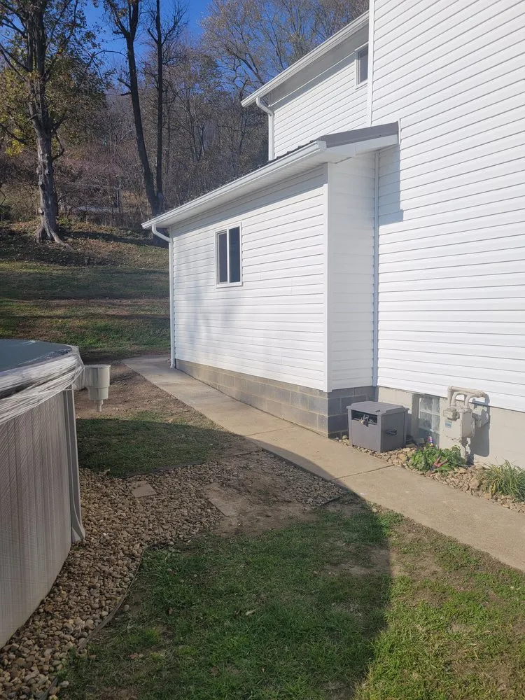 Reliable shingle roofing service in Fredericktown, PA by Ringer Constrution