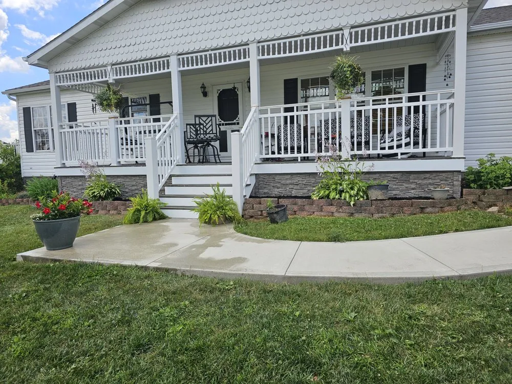 Expert roof repair with free inspection in Fredericktown, PA by Ringer Constrution