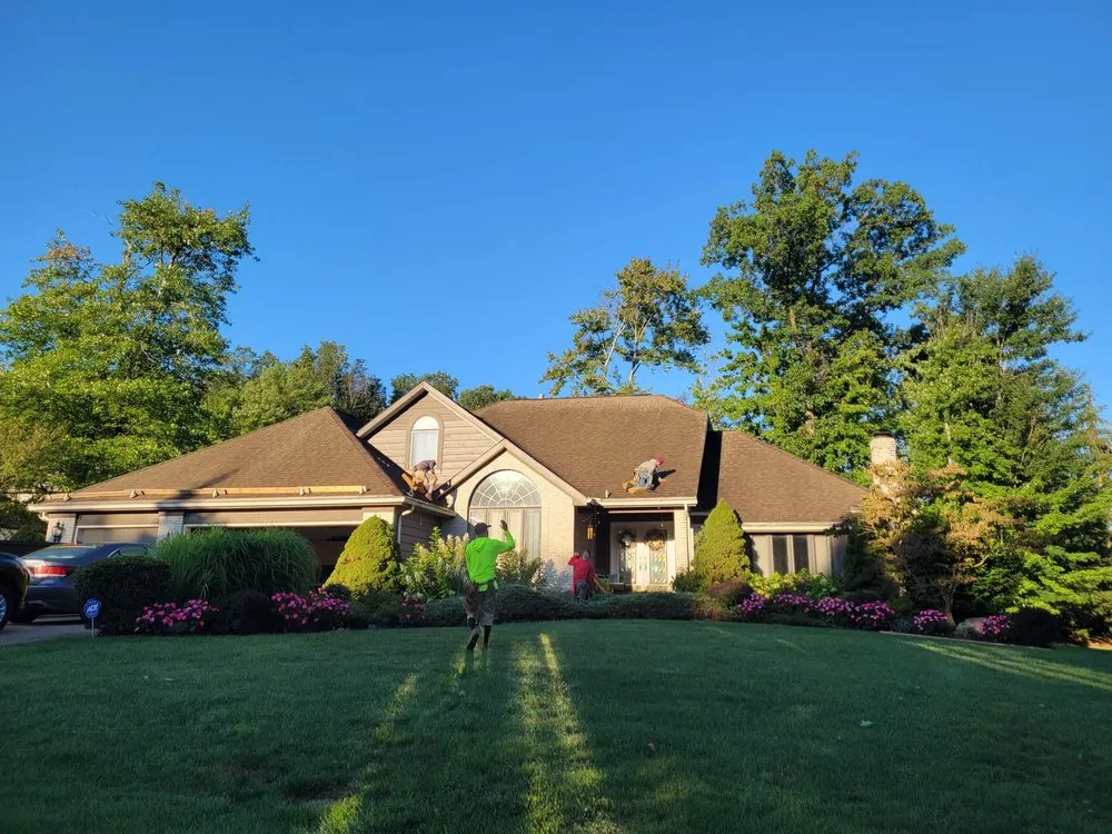 Slide of Rio's Roofing